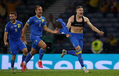«Переможний гол Довбика» — реакція соцмереж на матч Україна-Швеція