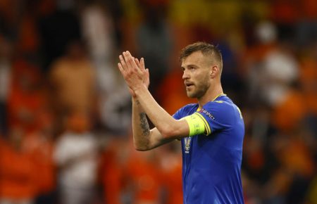 Троє українських футболістів увійшли у топ-20 найкращих гравців Євро