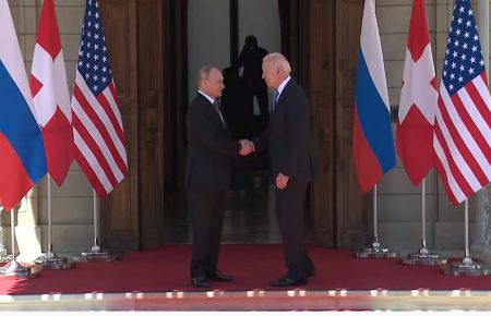 Президенти США та Росії домовились провести розмову