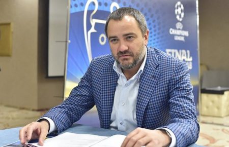 Павелко отправился на переговоры с УЕФА из-за ситуации с формой сборной Украины