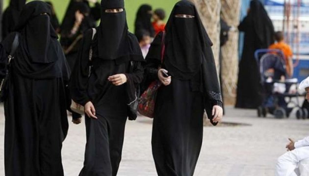 У Саудівській Аравії незаміжнім жінкам дозволили жити і подорожувати самостійно