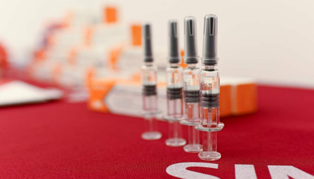 ВООЗ схвалила китайську вакцину CoronaVac: її використовують в Україні