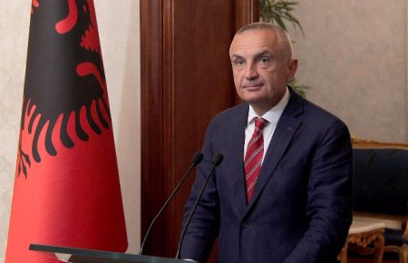 Президенту Албанії оголосили імпічмент через порушення Конституції