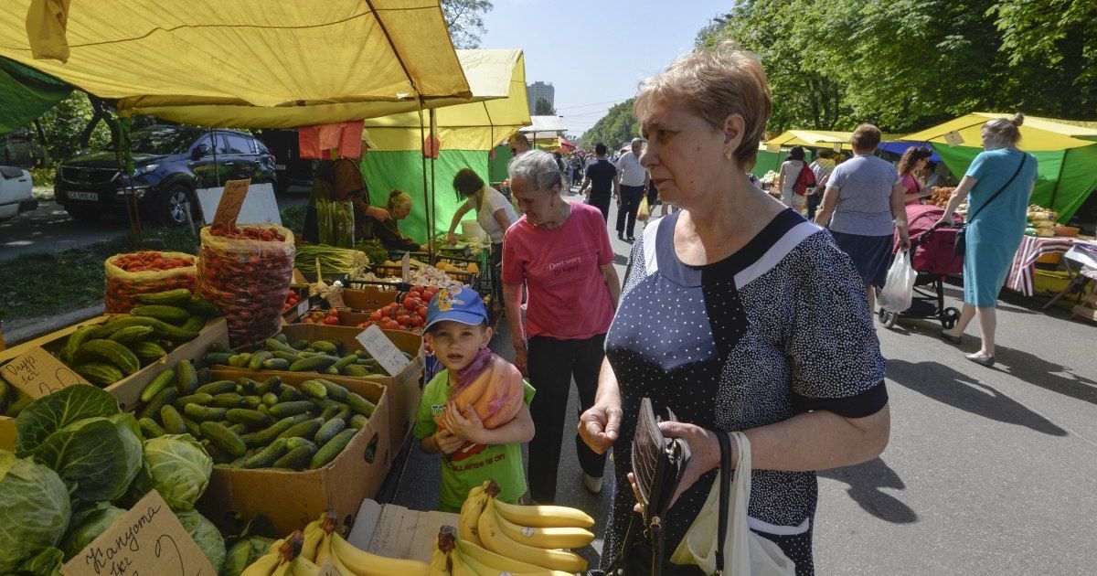 За червень у Києві виписали майже тисячу приписів щодо стихійної вуличної торгівлі — Кулеба