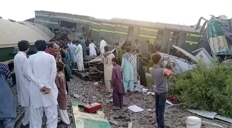 У Пакистані зіткнулися потяги — є жертви