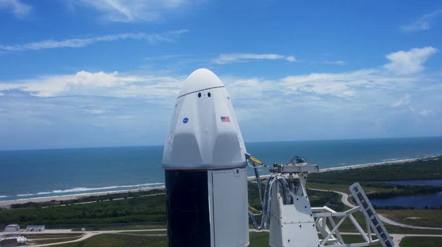 SpaceX вивела в космос вантажний корабель Dragon