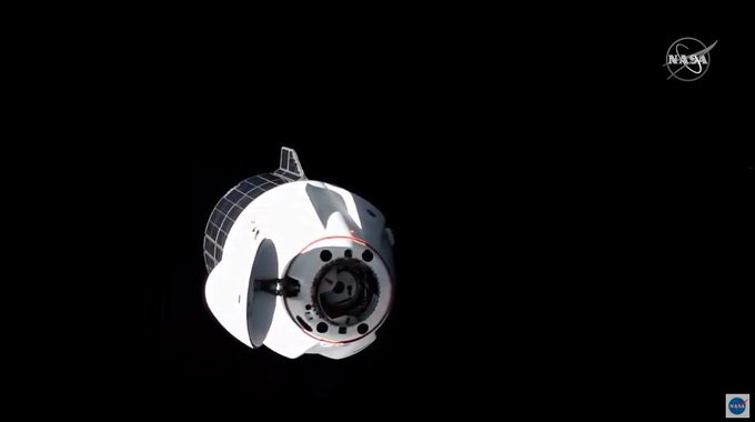 Вантажний корабель SpaceX зістикувався з МКС (ВІДЕО)