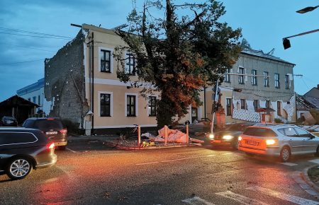 У Чехії торнадо зруйнував 4 села, 5 людей загинули, щонайменше 200 постраждалих