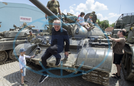 «Прощай, армия!»: в Чехии отметили 30-летие вывода советских войск (фото)