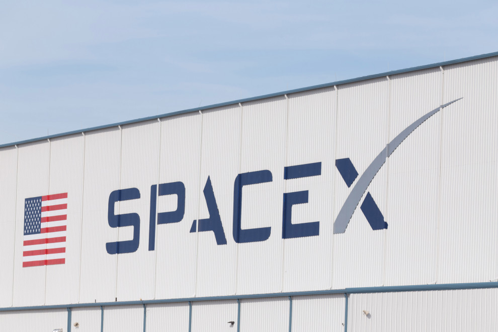SpaceX отложила запуск 85 спутников за 10 секунд до старта