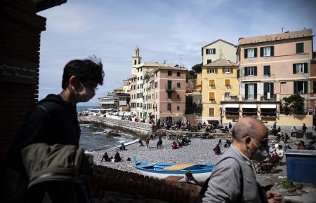В Италии с 28 июня отменяют обязательное ношение масок на улице