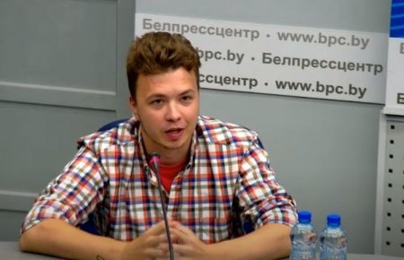 Бойовики «ЛНР» заявили, що допитали Романа Протасевича