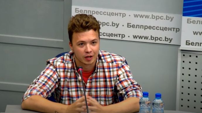 Бойовики «ЛНР» заявили, що допитали Романа Протасевича