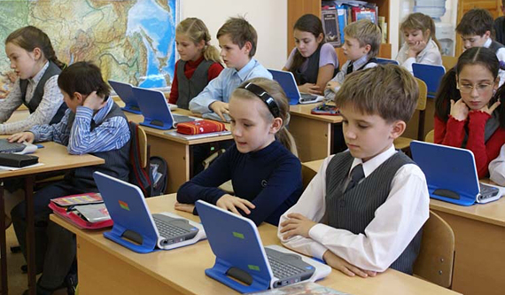 В Україні 24 школи не мають доступу до інтернету — Шкарлет