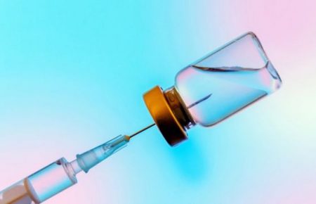 Предотвратить образование тромбов: AstraZeneca и Johnson изучают возможность модификации вакцин от COVID-19