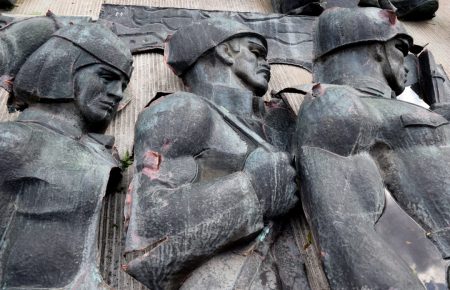 Радянський монумент Слави у Львові перенесли до музею «Територія терору»