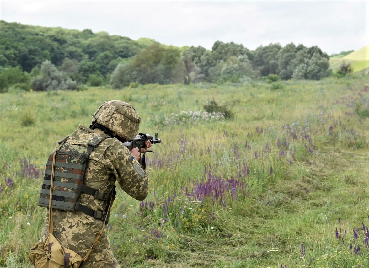 Бойовики на Донбасі 9 разів відкривали вогонь і здійснювали дистанційне мінування територій