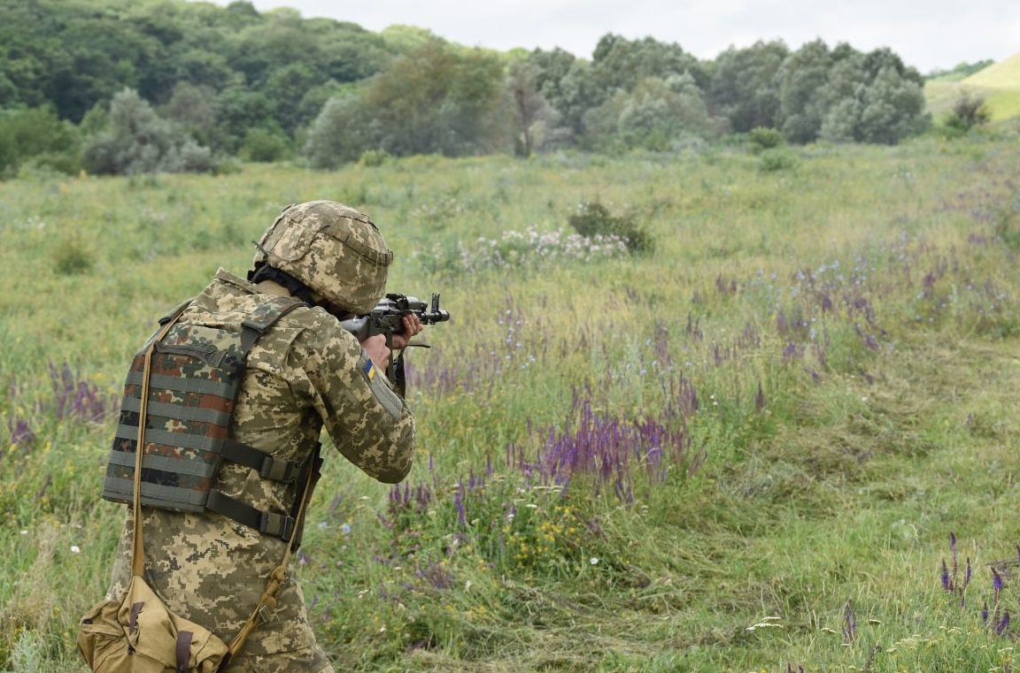 Доба на Донбасі: бойовики 6 разів порушили режим «тиші», поранений військовий