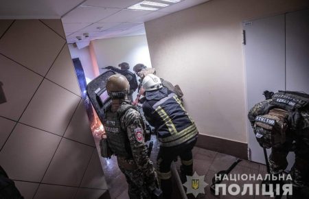 Стрілянина у Києві: чоловіку, який поранив трьох людей, вручили підозру