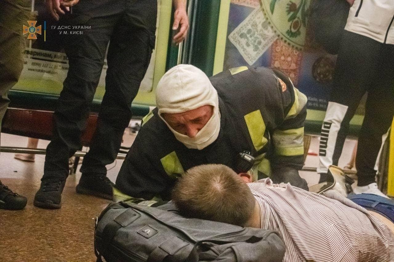 В Киевском метрополитене в 2020 году зафиксировали 38 случаев с зацеперами, один из них погиб