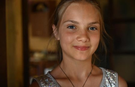 Семикласницю Тетяну Тулайдан нагородили медаллю за порятунок 4 дітей від повені