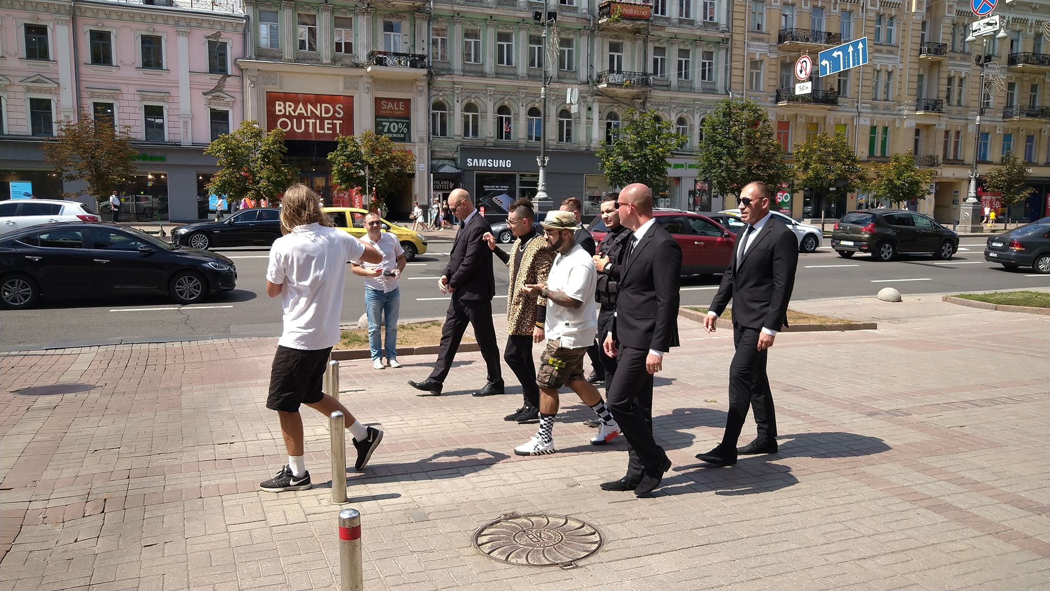 «Алло, СБУ? Моргенштерн с охраной гуляет по Крещатику» — журналист
