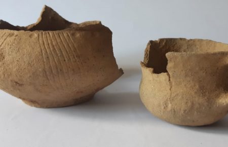 У Польщі діти у пісочниці знайшли фрагменти кераміки і людські останки