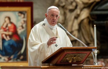 Папу Франциска успішно прооперували — Ватикан