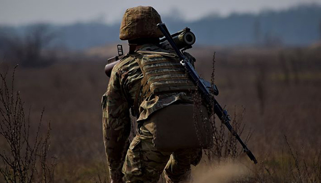 На Донбасі загинув український військовий, ще троє дістали поранення