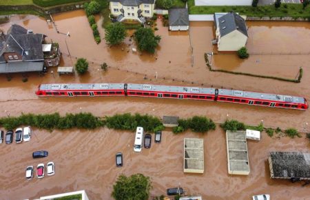 Земля пересихає і не здатна прийняти вологу, коли випадають дощі — кліматологиня про причини повеней