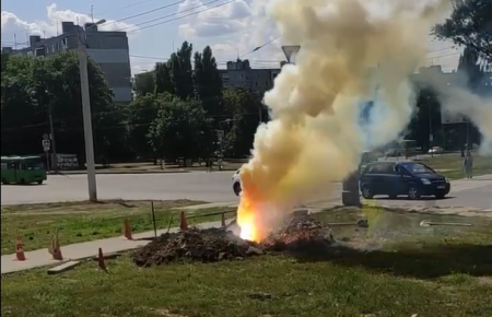 Авария в Харькове: из-под земли вырвался столб огня (видео)