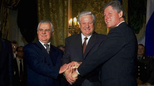 У 1991 році влада України не сприймала розмови про ядерну зброю як інструмент стримування РФ — історик