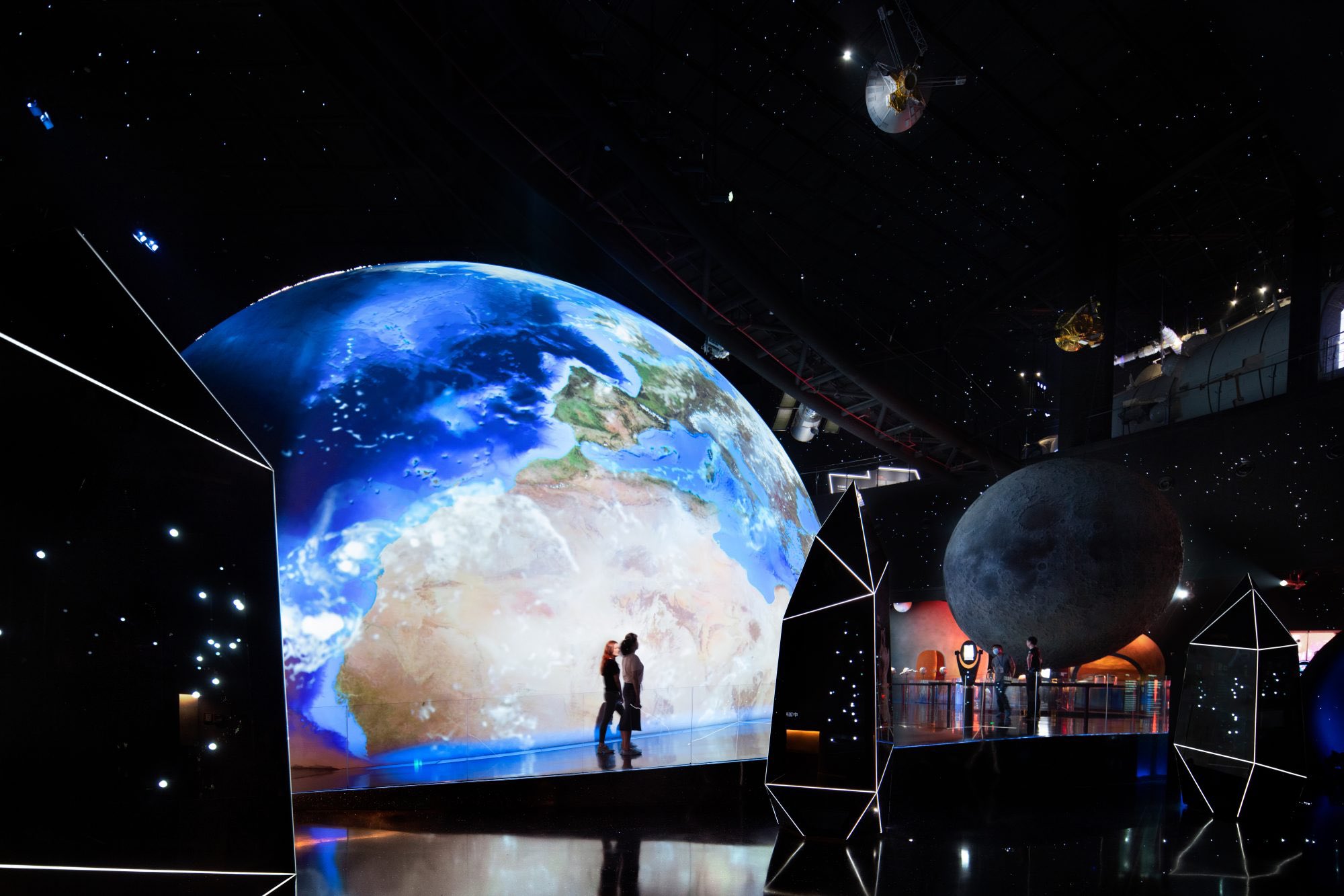 В Шанхае открыли самый большой в мире планетарий (ФОТО, ВИДЕО)