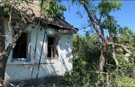 Боевики обстреляли Тарамчук, повредив гражданскую инфраструктуру