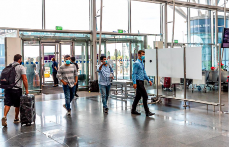 «В аеропорту посилили безпеку на інших етапах» — Красовська про ліквідацію рамок на входах до терміналу