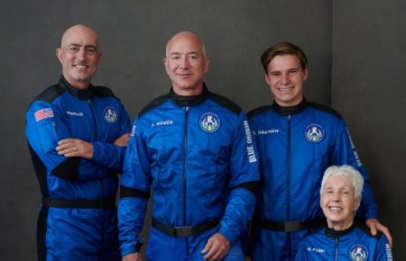 Blue Origin здійснила запуск корабля New Shepard із Безосом на борту