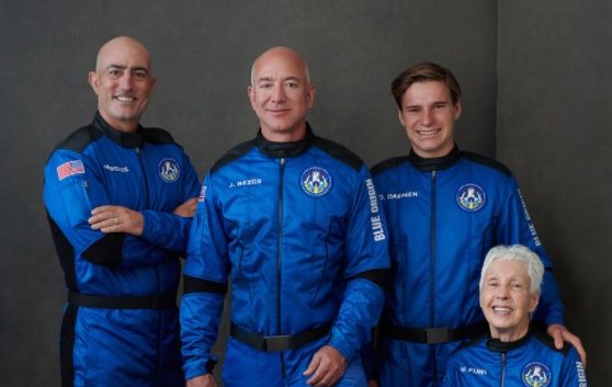 Blue Origin здійснила запуск корабля New Shepard із Безосом на борту