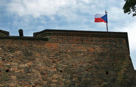 Парламент Чехії ухвалив закон про компенсацію постраждалим від вибухів на військових складах у Врбетіце