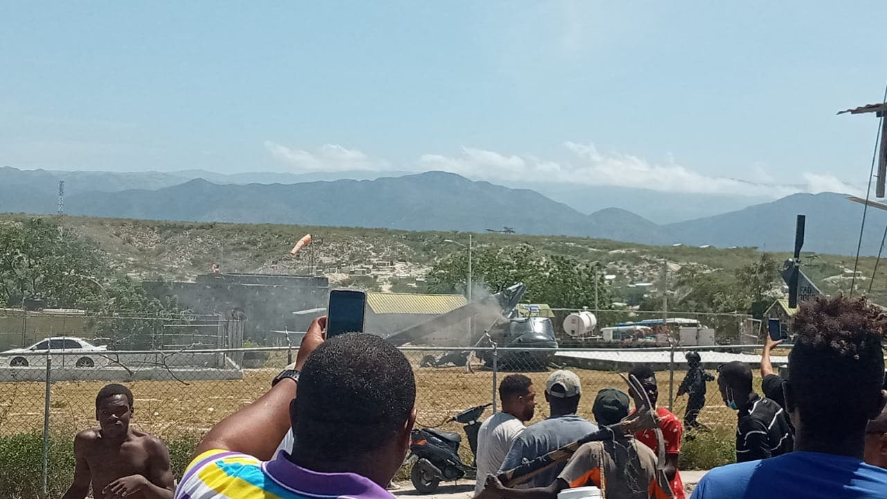 Військовий вертоліт Домінікани розбився на кордоні з Гаїті