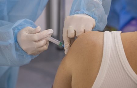 В Україні за добу від COVID-19 вакцинували понад 80 тисяч людей