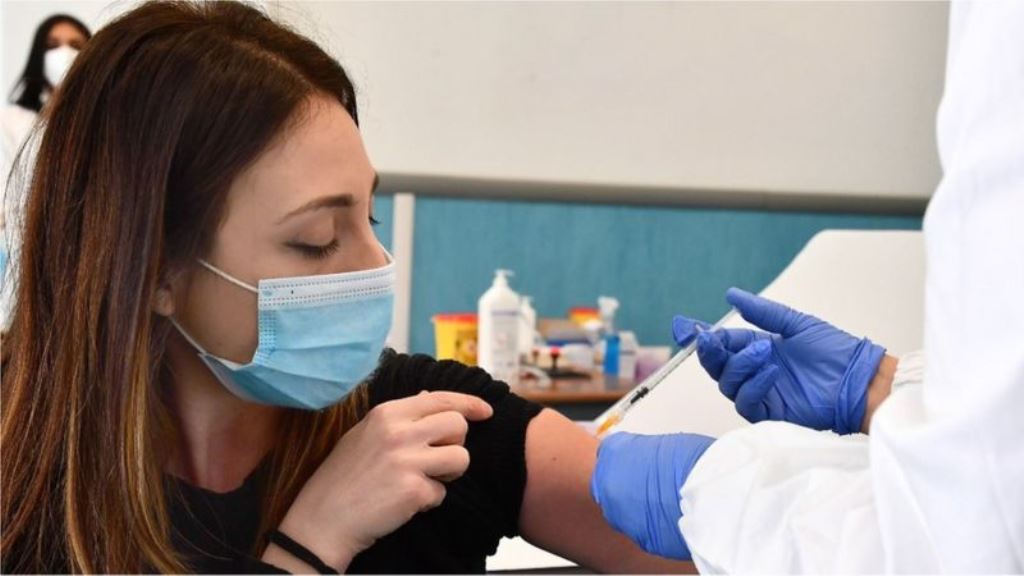 Комерційна вакцина в Україні може з’явитися восени — Скалецька