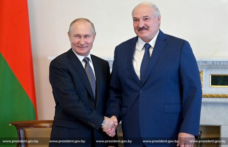 Путін і Лукашенко домовилися провести військові навчання в Білорусі на початку 2022 року