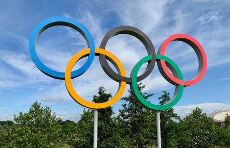 «Безпека понад усе»: як змінилося життя в Олімпійському селищі та які нові правила ввели для спортсменів через пандемію?