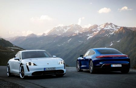 Porsche відкликає всі випущені електрокари Taycan