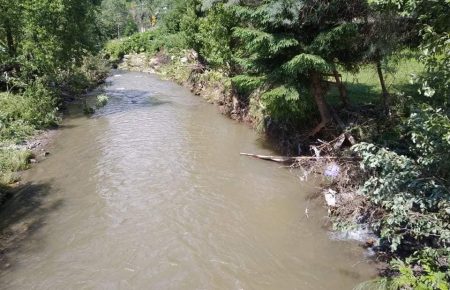 На Прикарпатті зливи пошкодили під'їзди до чотирьох мостів — Онищук