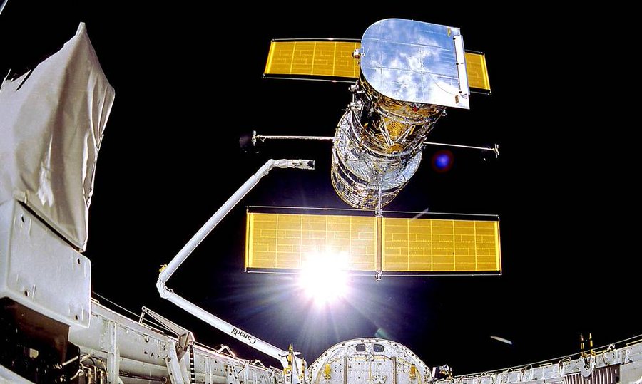 NASA успешно возобновило работу космического телескопа Hubble