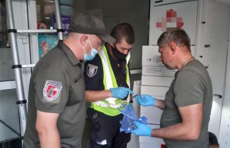 У Києві в одному з поштоматів стався вибух