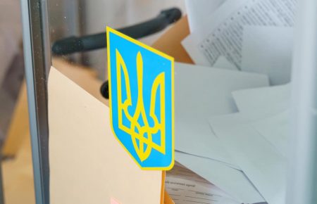 «Фіксуються обстріли по всій лінії розмежування» — ЦВК не зможе провести місцеві вибори в ОТГ на Донбасі