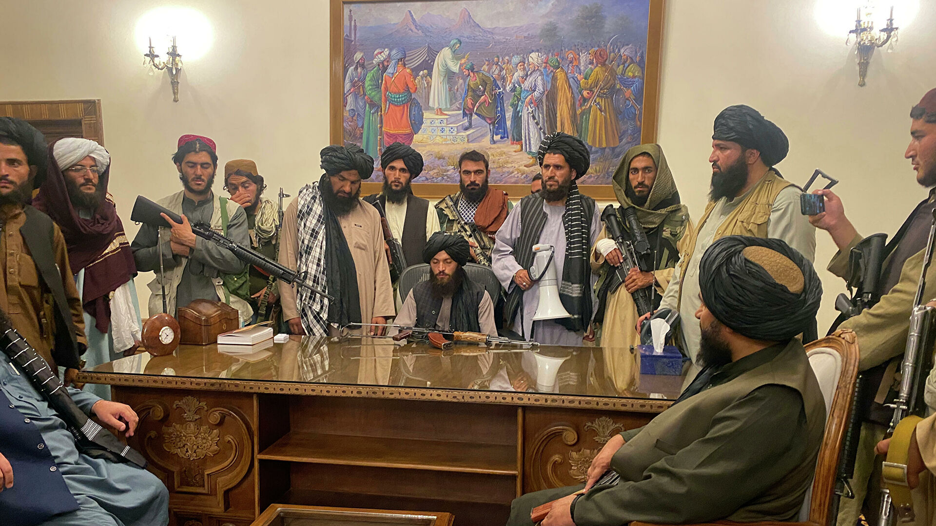 Когда США подписали соглашение с талибами, они уже признали их победителями — Игорь Семиволос