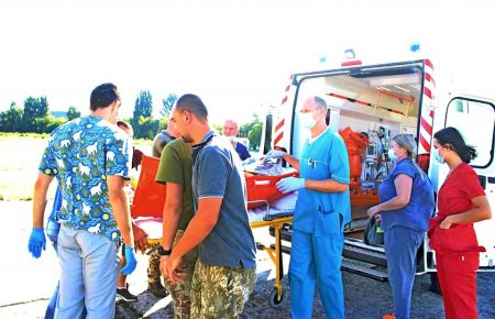 Травмованого військового екстрено евакуювали до Одеси